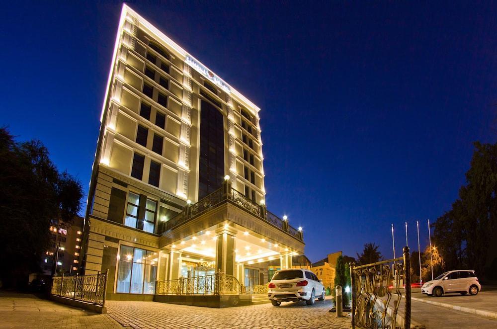 Plaza Hotel Bischkek Exterior foto