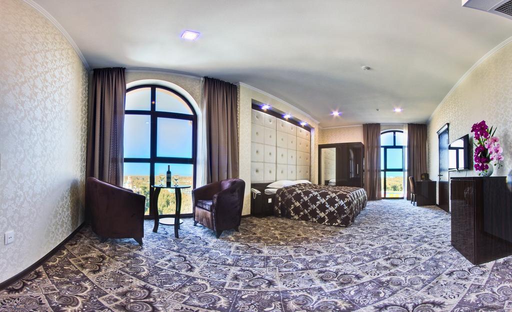 Plaza Hotel Bischkek Zimmer foto