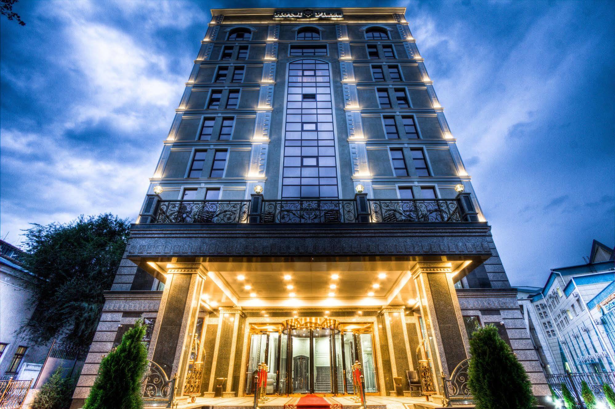 Plaza Hotel Bischkek Exterior foto